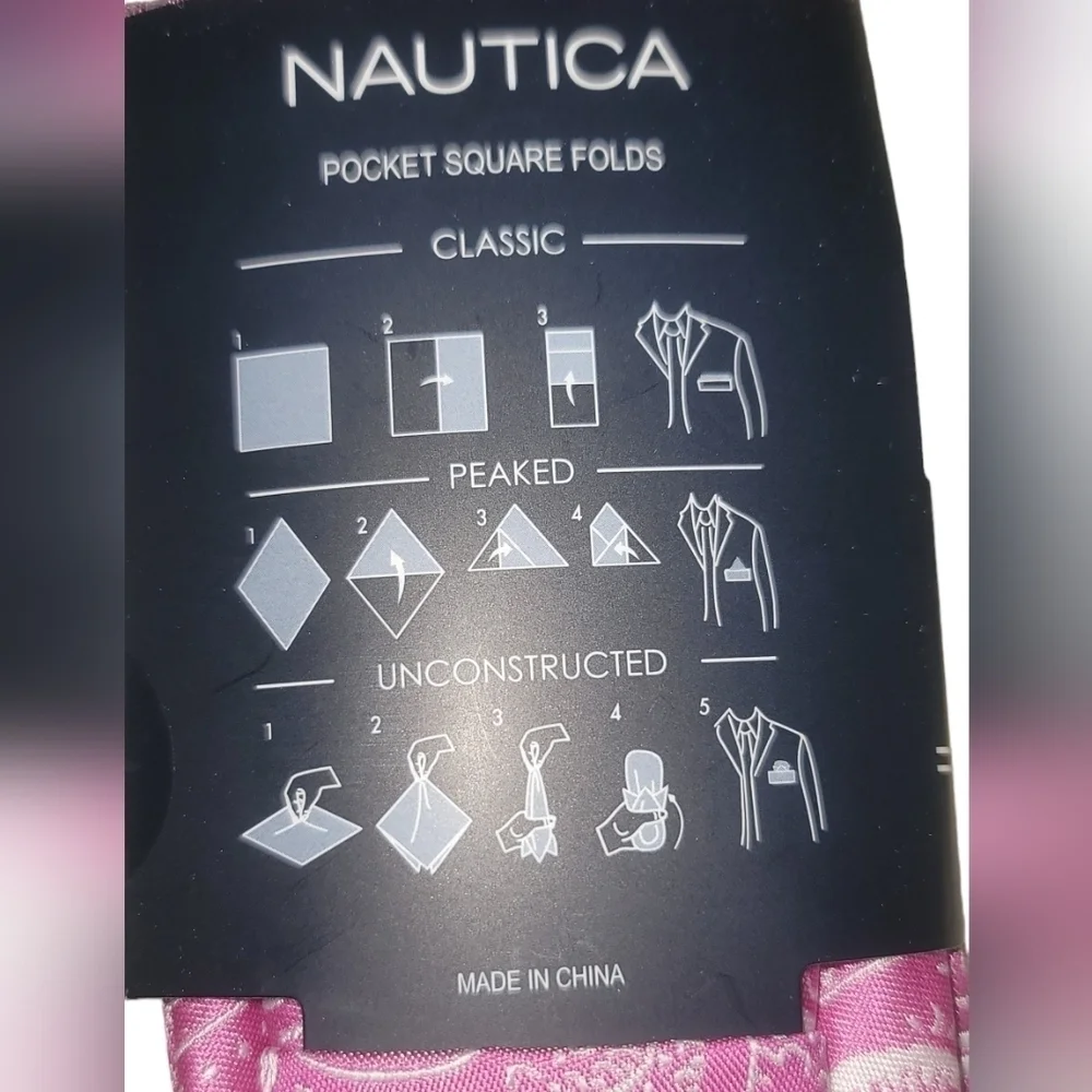 Nautica Tie and Pocket Square Set